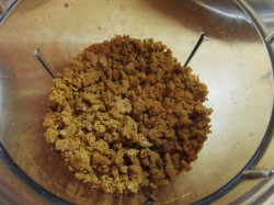 Медовый торт в мультиварке с вареной сгущенкой