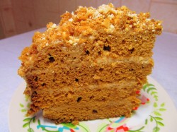 Медовый торт в мультиварке с вареной сгущенкой