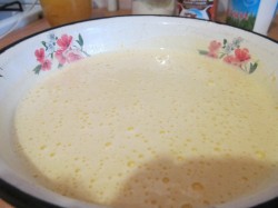 Медовый торт в мультиварке с вареной сгущенкой