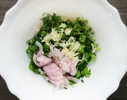 Мелкая картошка в духовке в кожуре целиком