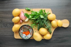 Мелкая картошка в духовке в кожуре целиком