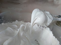 Меренга на палочке в домашних условиях