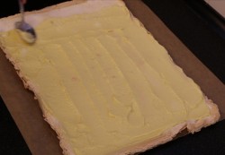 Меренговый рулет с лимонным кремом