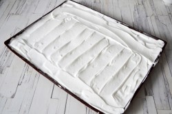 название картинки Меренговый рулет Павлова с малиной