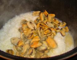 Мидии с рисом - шаг 10