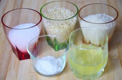 Домашние батончики с миндалем и шоколадом - шаг 1 Домашние батончики с миндалем и шоколадом - шаг 1