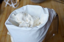 Домашние батончики с миндалем и шоколадом - шаг 5 Домашние батончики с миндалем и шоколадом - шаг 5