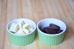 Домашние батончики с миндалем и шоколадом - шаг 8 Домашние батончики с миндалем и шоколадом - шаг 8