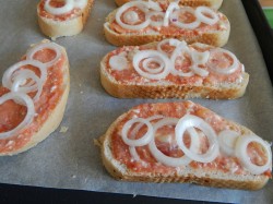 Мини пицца на батоне в духовке