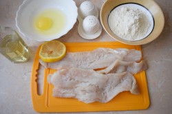 Минтай жареный на сковороде - шаг 1