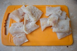 Минтай жареный на сковороде - шаг 3