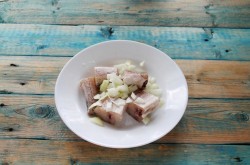 Минтай с майонезом морковью