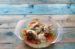 Минтай с майонезом морковью