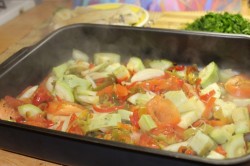 Филе минтая в духовке с овощами запеченное