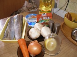 название картинки Минтай с шампиньонами в сметане в духовке