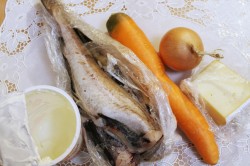 Минтай сметана морковь лук в духовке