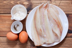 Филе минтая в кляре на сковороде - шаг 1