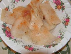 Филе минтая в сливочном кляре с паприкой и кориандром