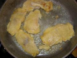 Филе минтая в сливочном кляре с паприкой и кориандром