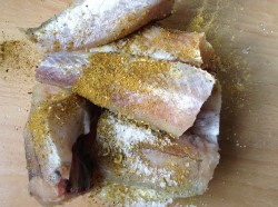 Минтай в мультиварке с морковью