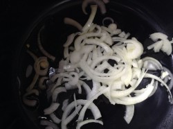 Минтай в мультиварке с морковью