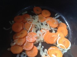 Минтай в мультиварке с морковью