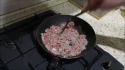 название картинки Многослойный заливной пирог на кефире с мясом и грибами