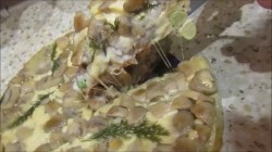 название картинки Многослойный заливной пирог на кефире с мясом и грибами