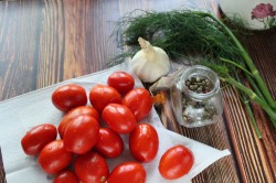 Моченые помидоры в кастрюле на зиму