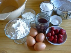 Мокрый бисквит