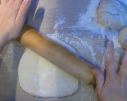 Молдавские плацинды с творогом и луком на сковороде - шаг 10 Молдавские плацинды с творогом и луком на сковороде - шаг 10