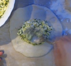 Молдавские плацинды с творогом и луком на сковороде - шаг 11 Молдавские плацинды с творогом и луком на сковороде - шаг 11