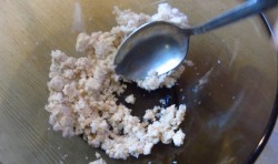 Молдавские плацинды с творогом и луком на сковороде - шаг 2 Молдавские плацинды с творогом и луком на сковороде - шаг 2