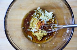 Молодой картофель запеченный с травами и чесноком - шаг 2 Молодой картофель запеченный с травами и чесноком - шаг 2