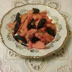 Морковь тушеная с черносливом