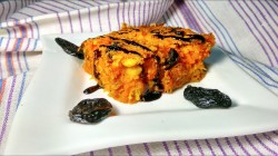 Морковная запеканка с черносливом