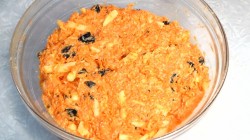 Морковная запеканка с черносливом