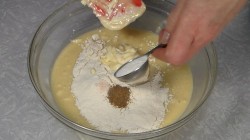 Морковно-апельсиновый кекс с клюквой