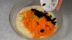 Морковно-апельсиновый кекс с клюквой