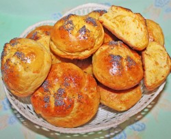 Морковные булочки с морковью и маком