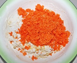 Морковные булочки с морковью и маком
