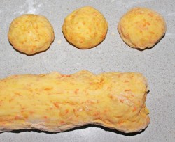Морковные булочки с морковью и маком
