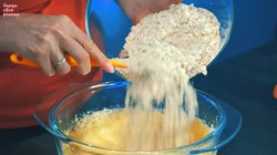 название картинки Морковный пирог с ванильным вкус овсяными хлопьями и курагой