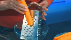 название картинки Морковный пирог с ванильным вкус овсяными хлопьями и курагой