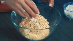 название картинки Морковный пирог с ванильным вкус овсяными хлопьями и курагой