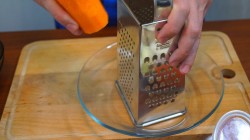 Морской салат с кальмарами и красной икрой