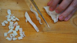 Морской салат с кальмарами и красной икрой