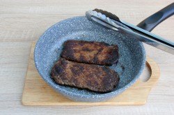 название картинки Мраморная говядина на сковороде