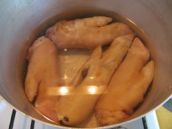 название картинки Мужужи по-грузински из свиных ножек