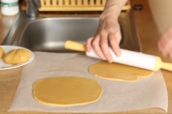 Муссовый торт с зеркальной глазурью Медовый